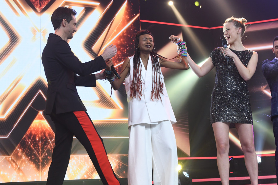 עדן אלנה בגמר אקס פקטור (צילום: אבשלום ששוני)