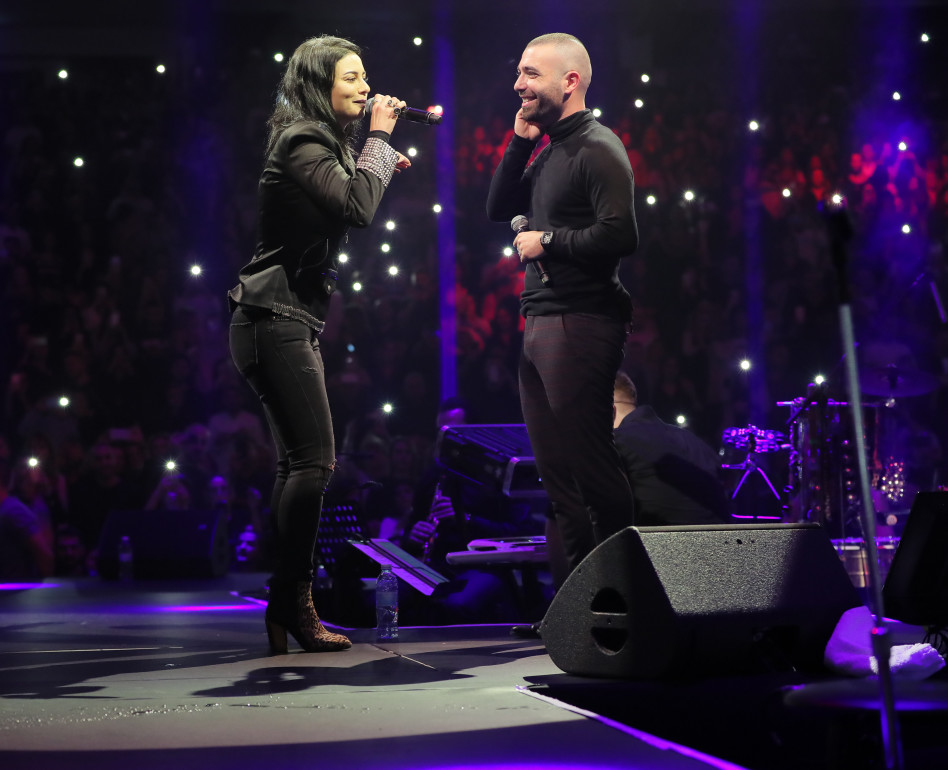 קרעו את הבמה. נינט טייב ועומר אדם