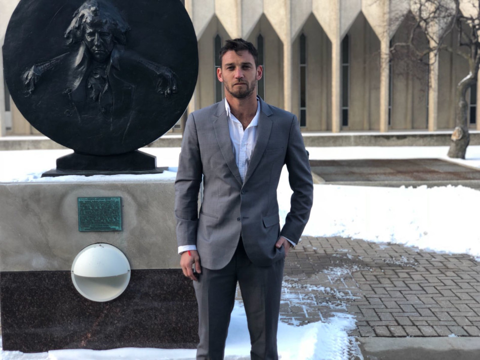 חתיך וחכם. דין מירושניקוב (צילום: גור רגב)