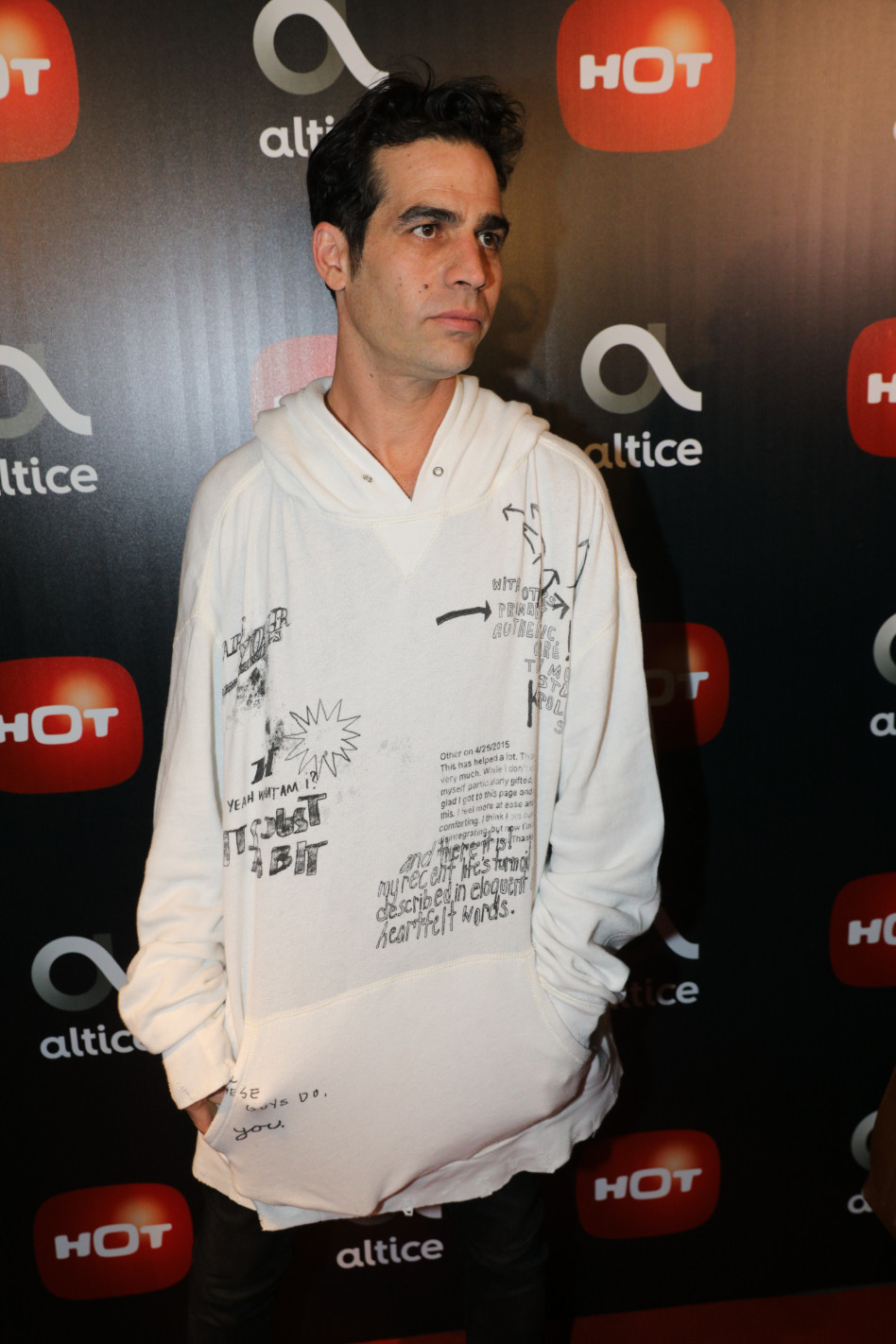 חייך למצלמות? פחות. אביב גפן (צילום: רפי דלויה)