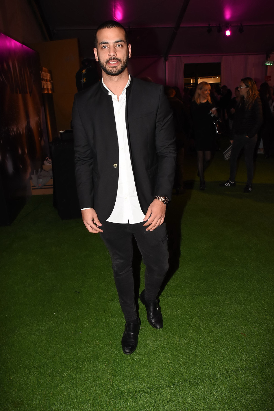 לעולם שורד. רון אלוף