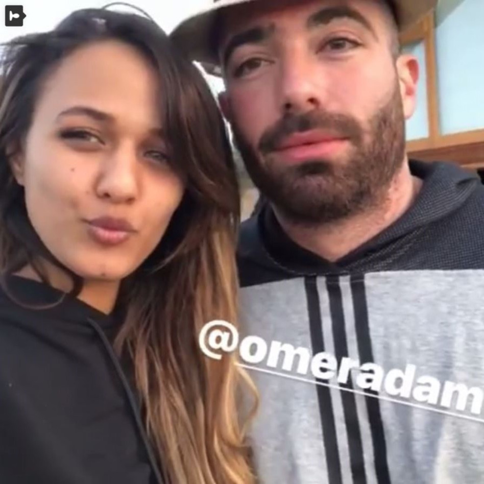 עם החברה הטובה. עדן בן זקן