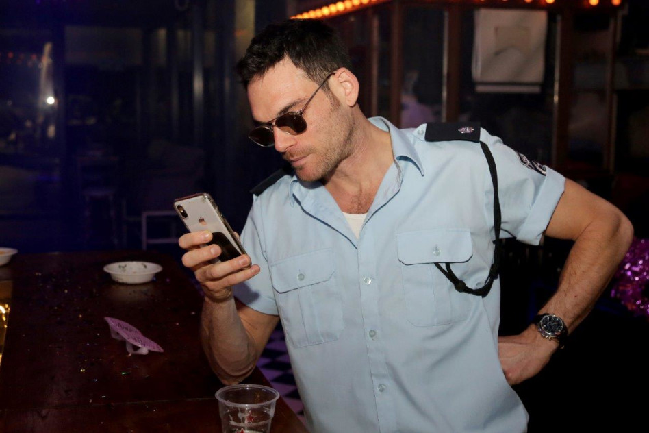 אדוני השוטר (צילום: גל אמיתי)