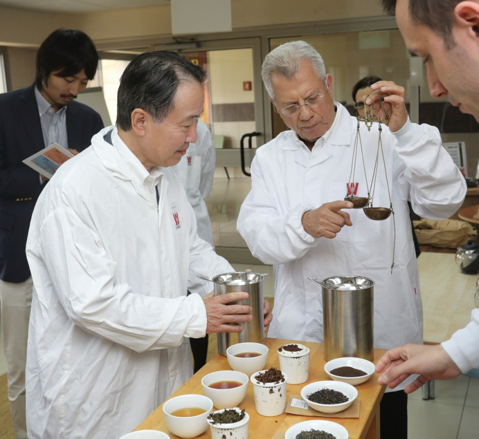 שלום זידלר וקוג'י טומיטה (צילום: רפי דלויה)