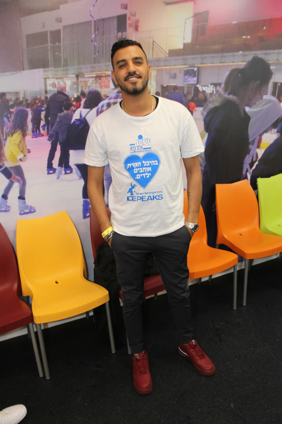 מסיבה בחולון. איתי לוי