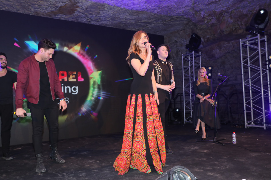 רגע לפני שגלית גוטמן פצחה בשירה