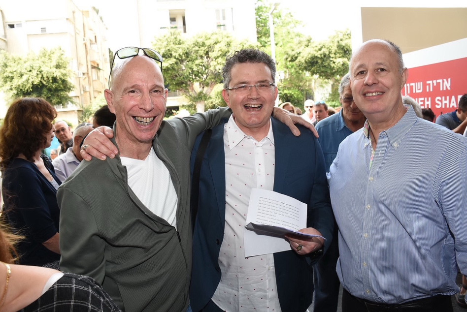 צחי הנגבי, אדר שרון ולוני הרציקוביץ (צילום: אביב חופי)