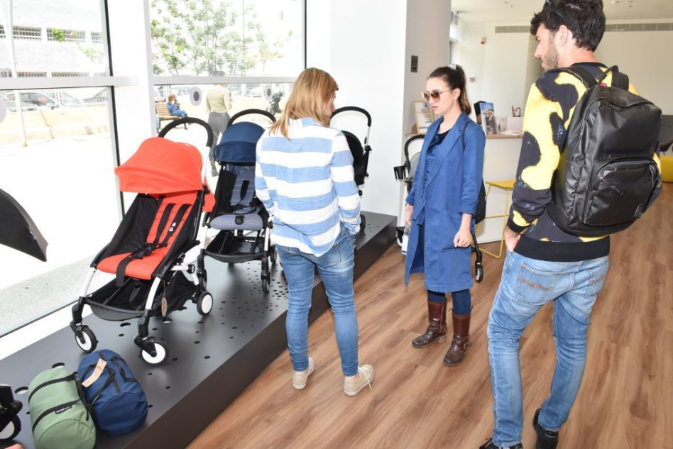 בוחרת. נלי תגר (צילום: צ'ינו)