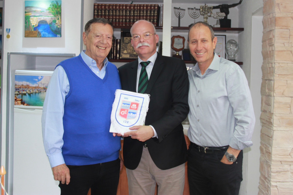 שמעון לנקרי, קלמנס פון גטצה ומיכאל שטראוס (צילום: דוברות עיריית עכו)