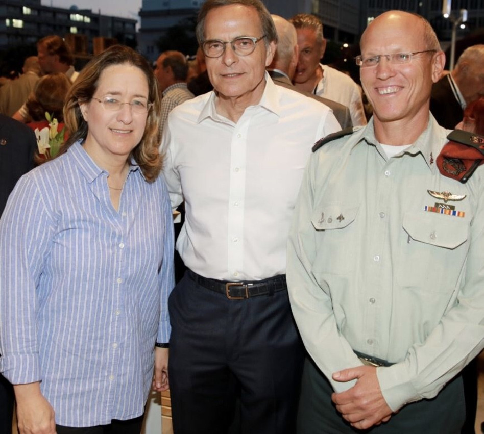 ניצן אלון, אמנון דיק ואילנה דיין (צילום: איציק בירן)