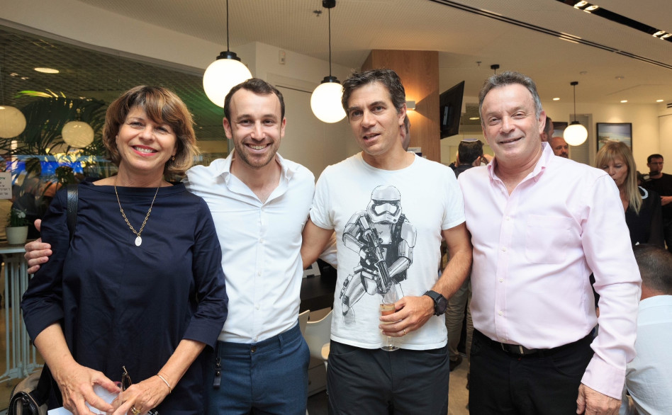 אחישי גל, דן פילץ, נבו גל, ואתי גווילי (צילום: אנצ'ו גוש, ג'יני)