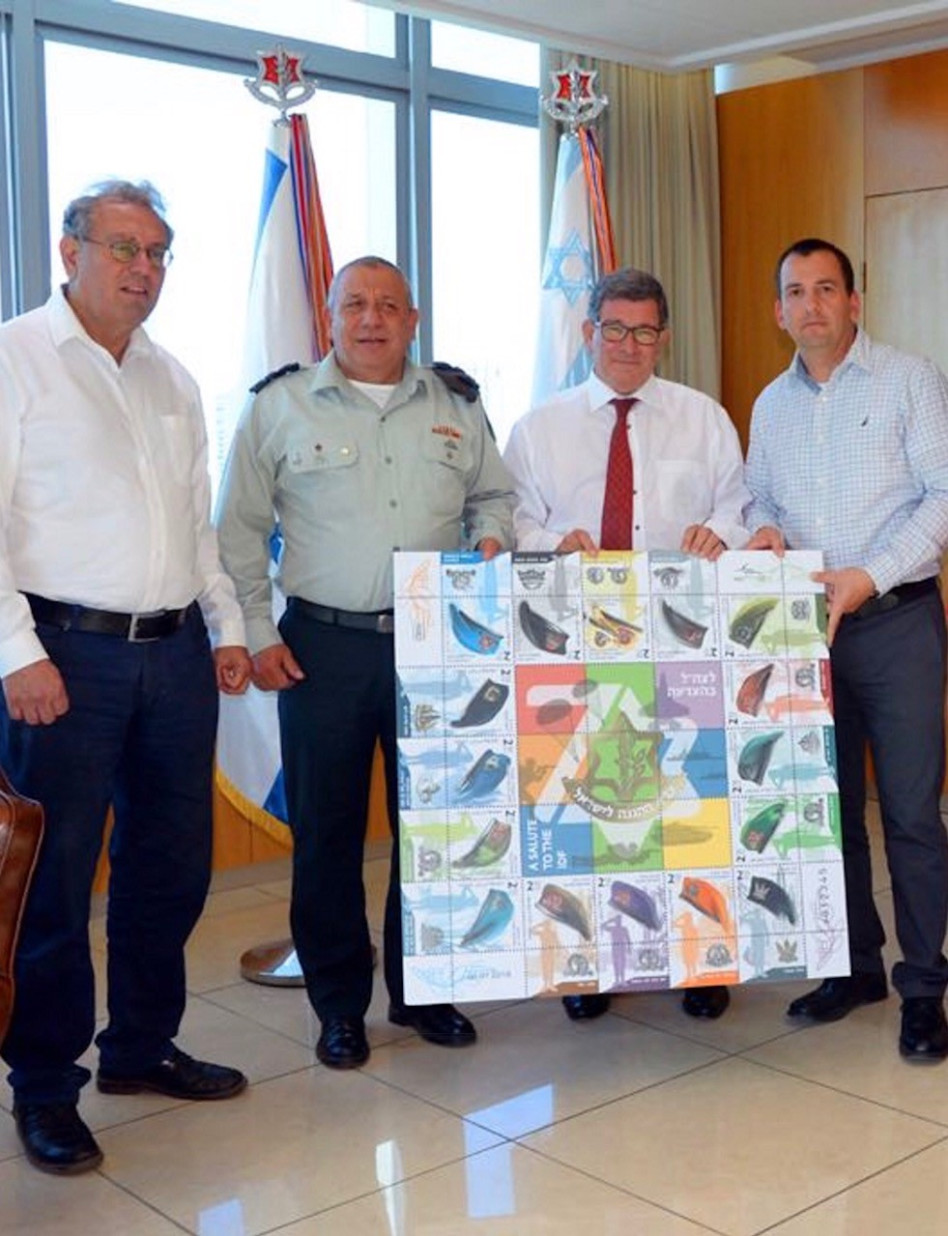 אלחנן שפירא, דני גולדשטיין, גדי איזנקוט, חזי צאיג (צילום: דובר צה"ל ואיל קרן)