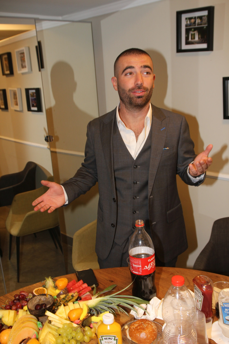 ככה זה. עומר אדם (צילום: אור גפן)