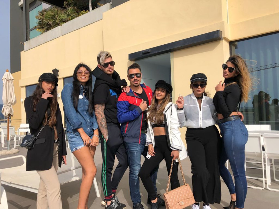 עם הכי הכי קרובים. עדן בן זקן (צילום: פרטי)