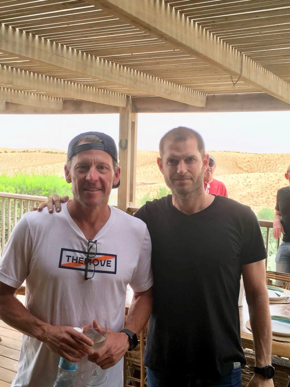 אופיר פישר ולאנס ארמסטרונג (צילום: תנועת אור)