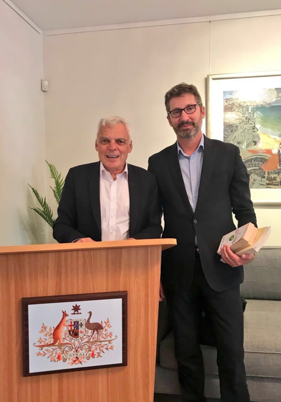 )כריס קנון וגרהם סימסיון(צילום: יח"צ