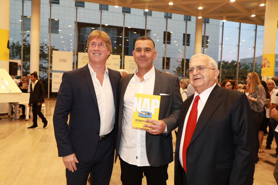 יצחק ברססט, אבי ברססט ודיוויד מונטגומרי (צילום: אביב חופי)