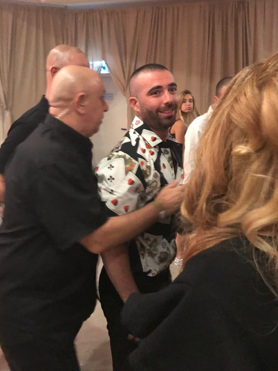 "בשעות הקטנות של הלילה" עומר אדם