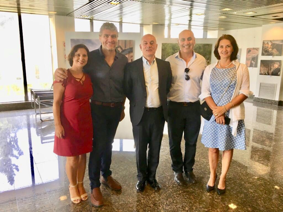 תמר קלאנדזה, מני בניש, פאאטה קלאנדזה, אלון ומירב מלמד (צילום: אברהם מקר)