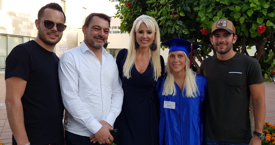 האיחוד. גל, חן, פנינה רוזנבלום, משה חיים, שלומי חיים (צילום: יח"צ)