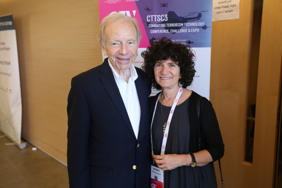 אלה מטלון וג׳ו ליברמן (צילום: דרור סיתהכול)