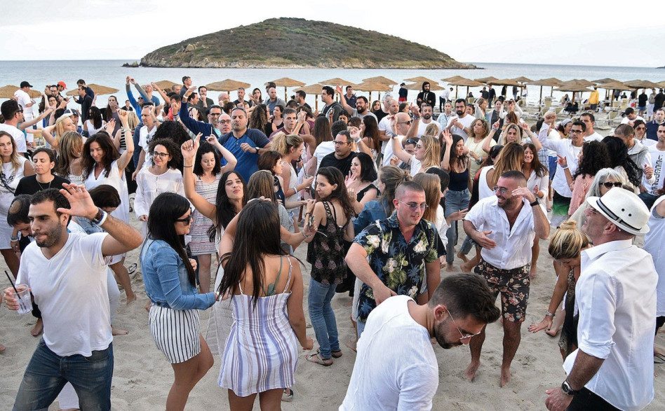 עומר אדם ועובדי הרצוג פוקס נאמן (צילום: דן לוי)