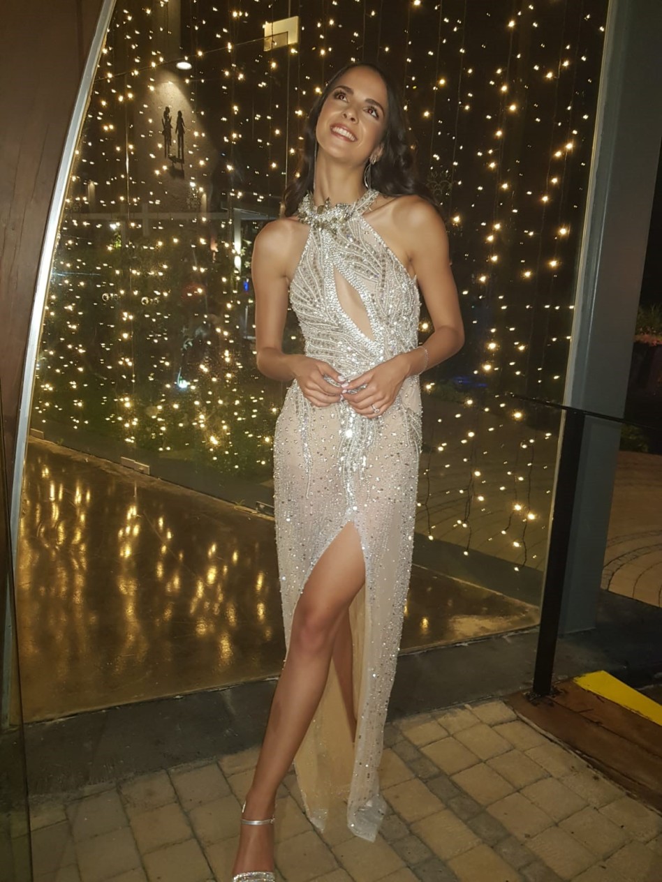 השמלה השניה