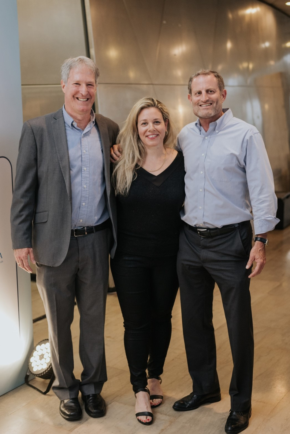 דן להט, קרן קופילוב ולארי אידלסון (צילום: רביד פרי)