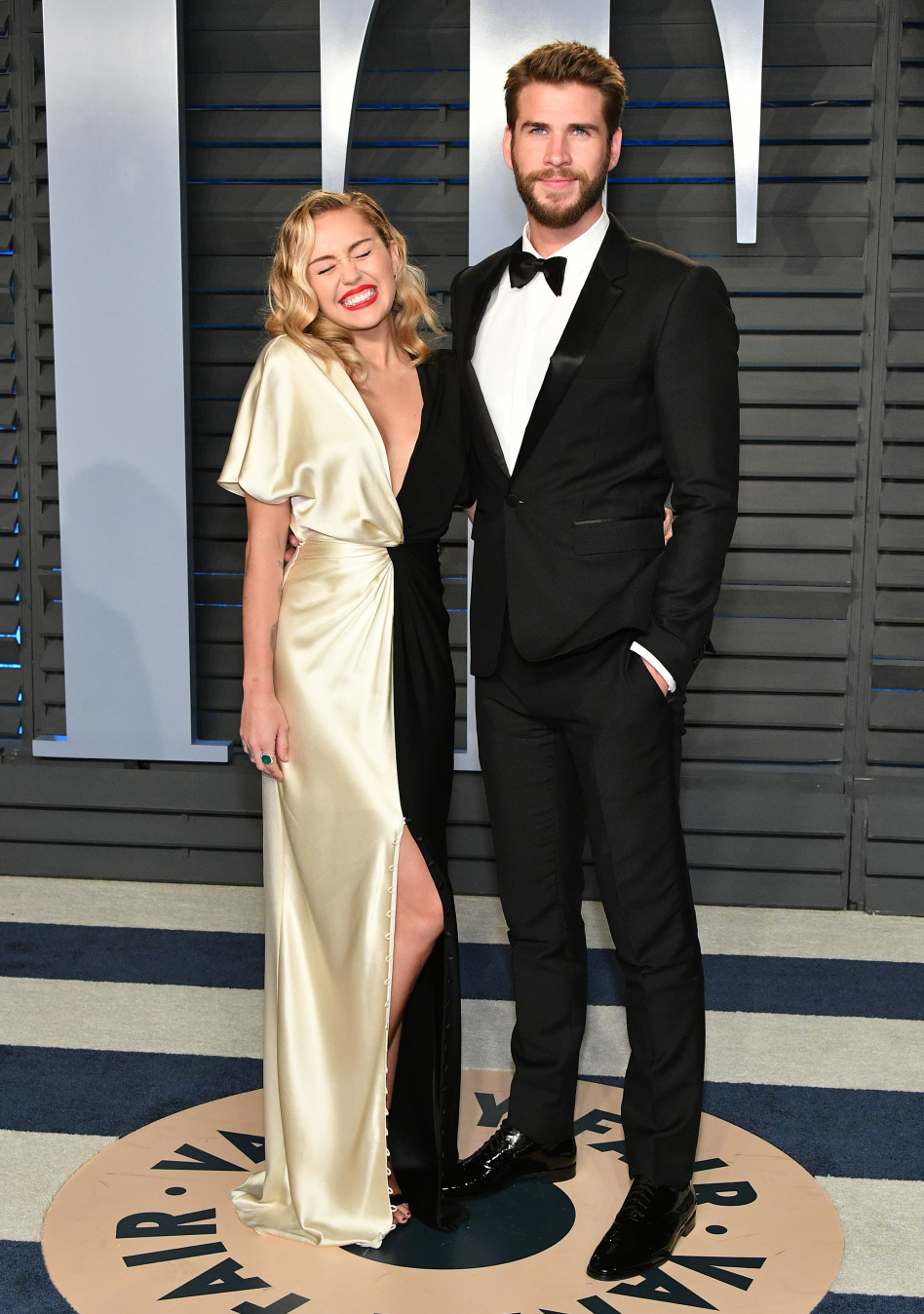 מתוקים. ליאם המסוורת' ומיילי סיירוס (צילום: גטי)