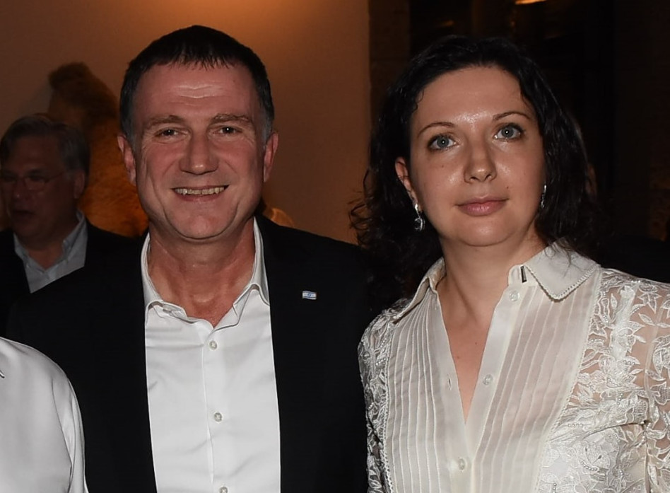 תינוקת חדשה. אירינה נבזלין, יולי אדלשטיי (צילום: אביב חופי)