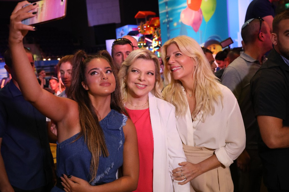 סנדרה רינגלר, שרה נתניהו, נועה קירל (צילום: רפי דלויה)