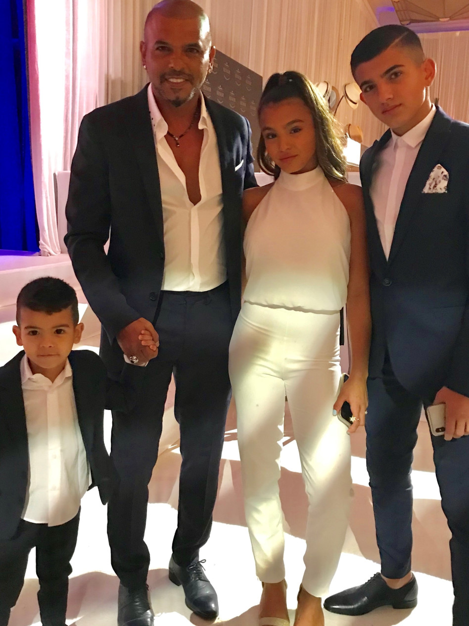 אייל והילדים ליאם אלין ויאן (צילום: קמילה אומנות הצילום)