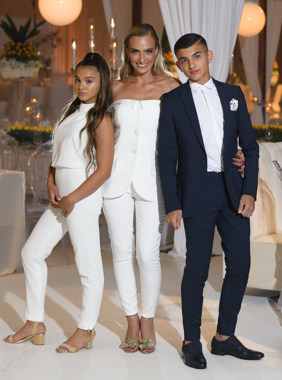 אילנית והילדים (צילום: קמילה אומנות הצילום)