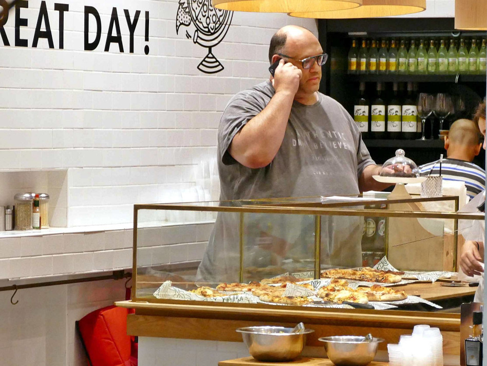 אפשר פיצה מנחמת?