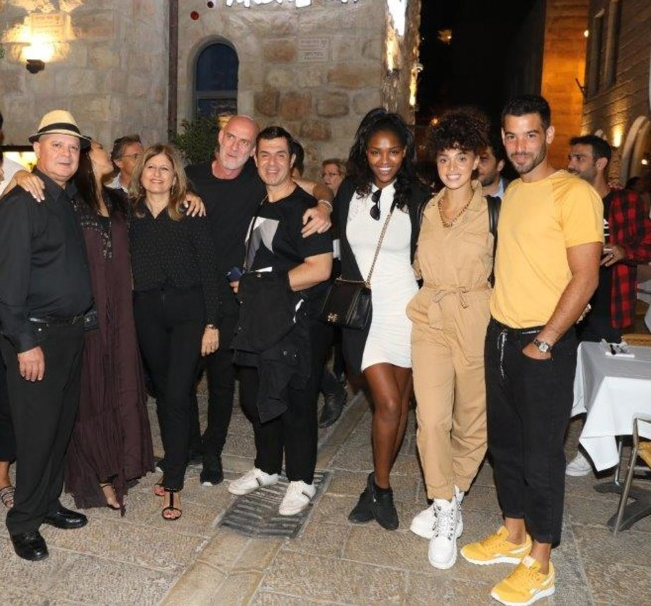 עמרי, עדן, טיטי איינאו, איציק כהן, מוטי רייף מורן אטיאס וההורים שלה