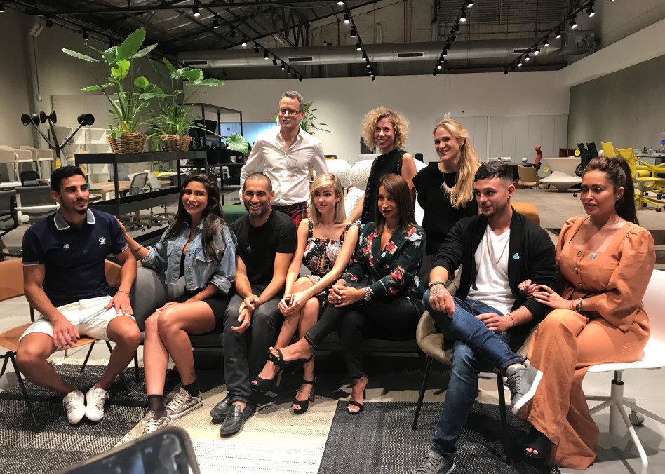 נא להתנהג בהתאם!