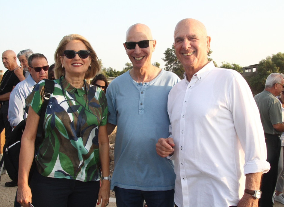 מתן וילנאי, לוני הרציקוביץ' וענת וילנאי (צילום: אסף לב)