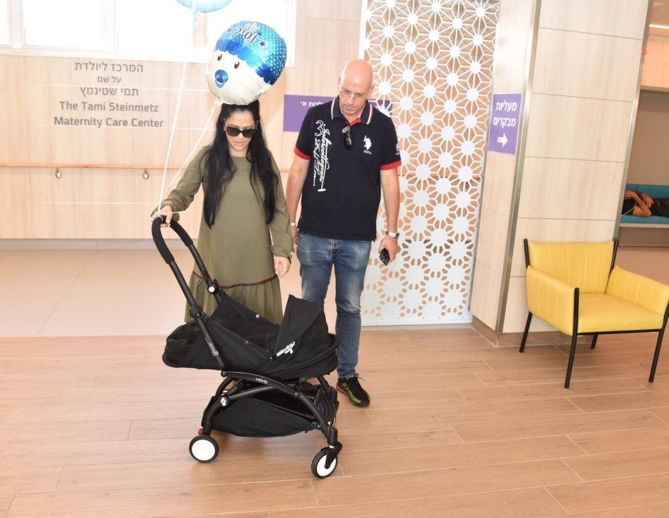 אולי חיוך קטן?