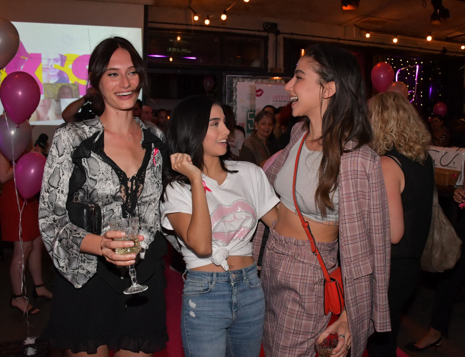 מי צריך גברים? שני גולדשטיין, מגי טביבי ונועם פרוסט (צילומים: אביב חופי)