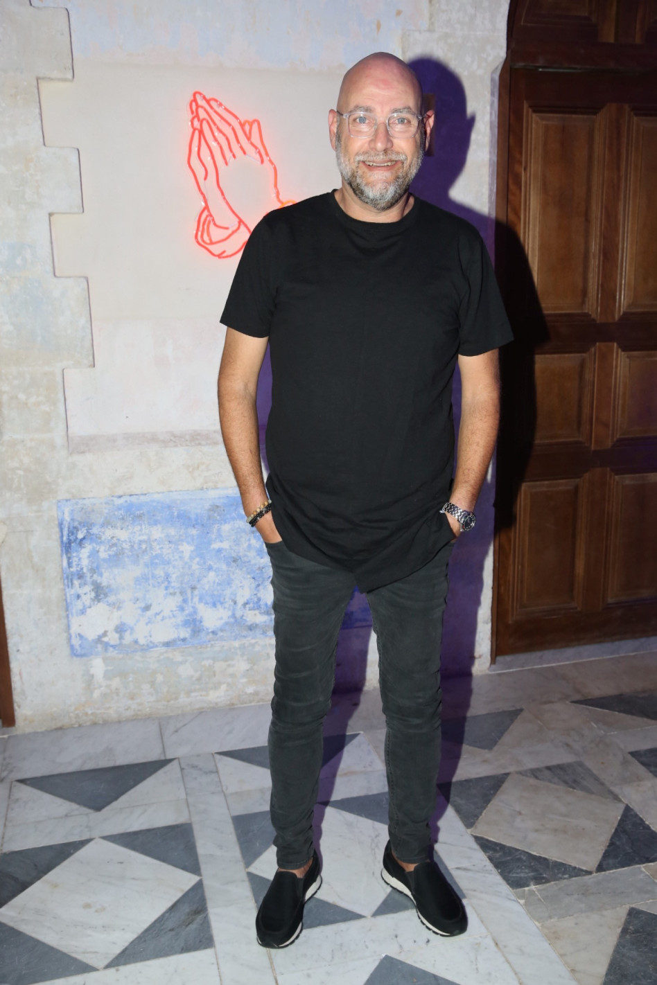 הולך ונעלם. צביקה הדר