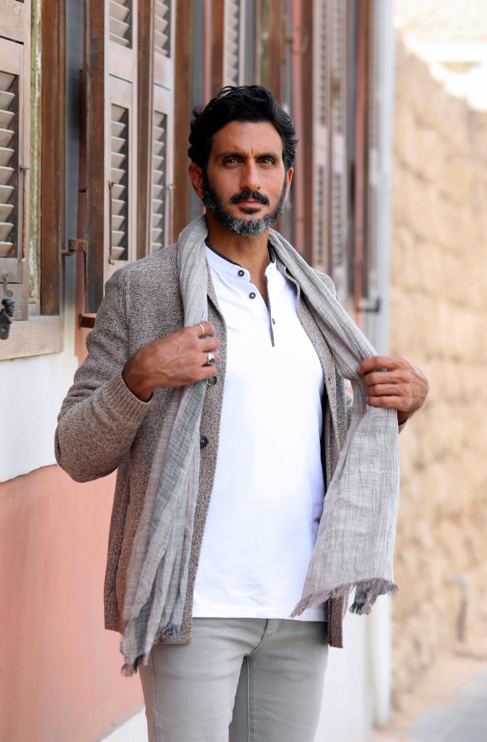 וואלה הולם אותו