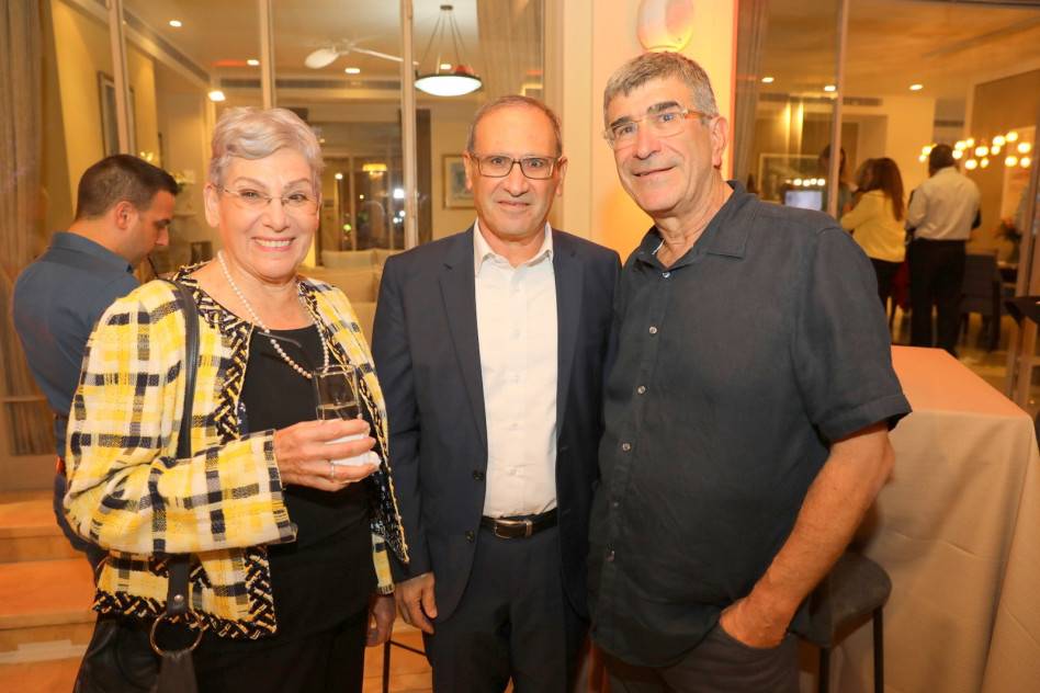 יונה פוגל, רוני חזקיהו ויהודית ברוניצקי