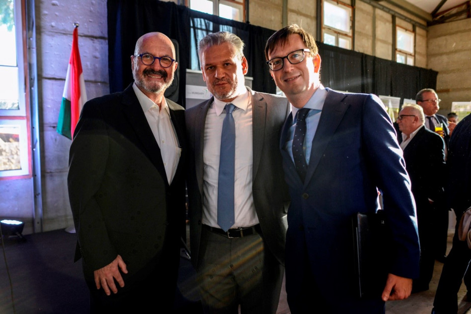 לבנטה בנקו, סבולקס טקקס ואילן מור  (צילום: Bea Bar Kallos)