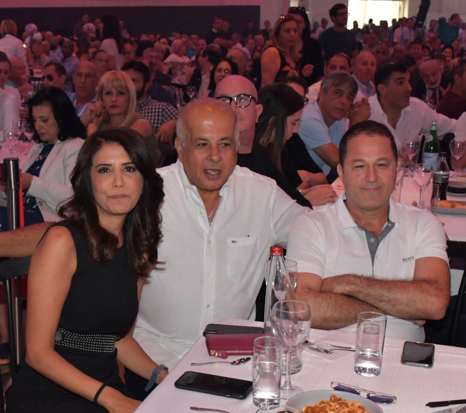 אלי ברקת, אבי לוזון ואלונה ברקת (צילום: אביב חופי)