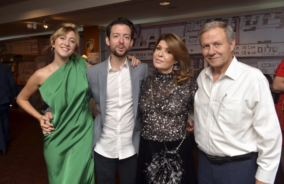 מאיר, רות ודוד שטרית עם חיה פורת (צילום: יוסי זיליגר)