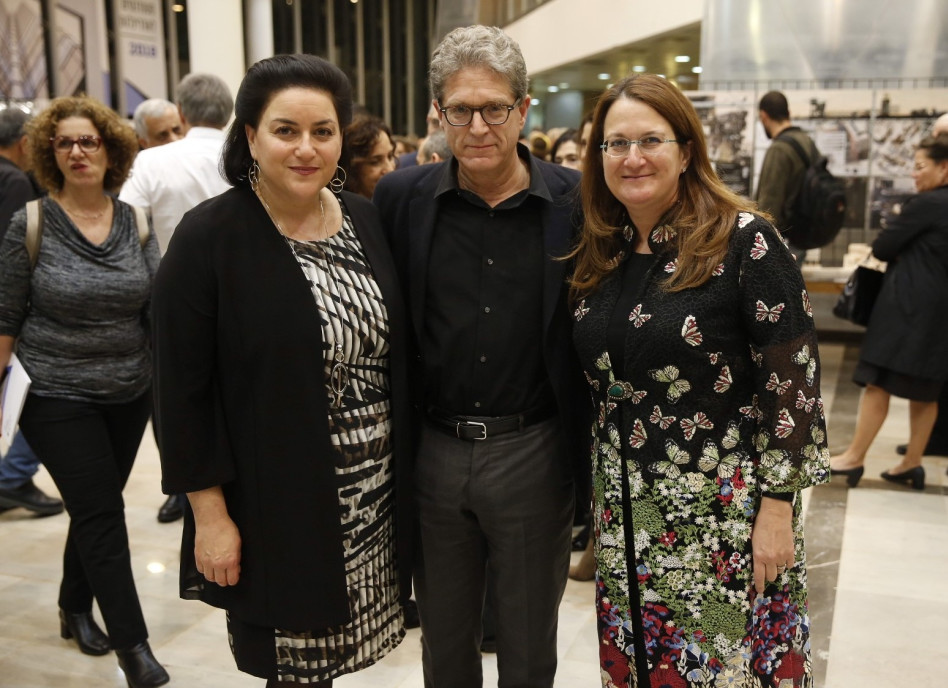 דנה עזריאלי, ג'יימס פון-קלמפרר ונעמי עזריאלי (צילום: תומר אפלבאום)