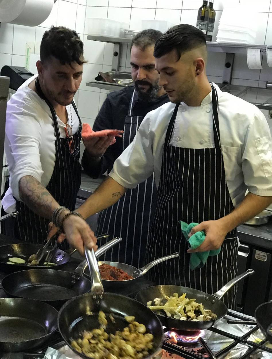 עכשיו גם שף. ישראל אוגלבו (צילום: יח"צ)