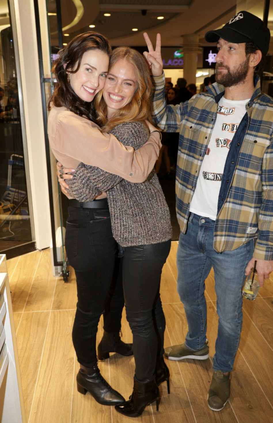 נדחף. אורי פפר, יערה בנבנישתי ויעל גולדמן