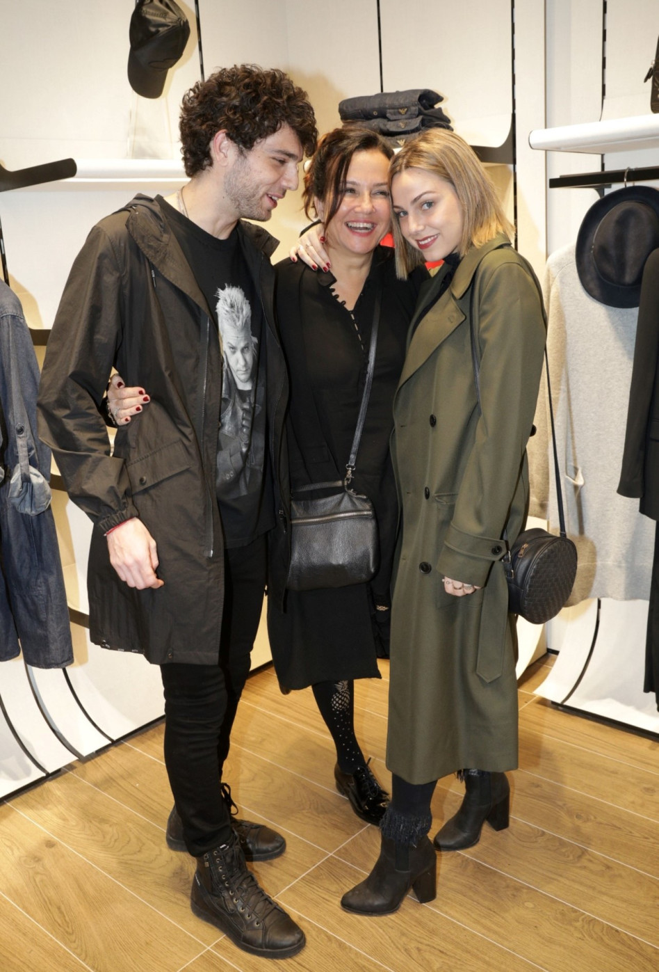 באה עם הילדים לעבודה. צופית גרנט