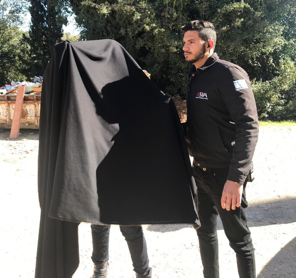 ומי מסתתר כאן?